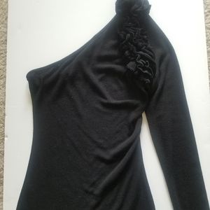 Feminine One shoulder Black Top size Sm